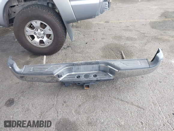 2015 Toyota Tacoma PreRunner with VIN 3TMJU4GN3FM186933, listed as a IAAI auction lot 42105924 with 362,965 mi miles and . Bid and sale history available at DreamBid. Image 12.