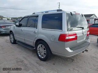 2007 Lincoln Navigator with VIN 5LMFU28557LJ21232, listed as a IAAI auction lot 41521036 with 124,374 mi miles. Bid and sale history available at carsss.com. Image 3.
