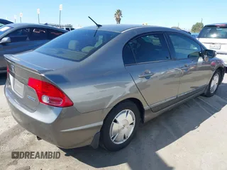 2006 Honda Civic z VIN JHMFA36226S025687, wystawiony jako IAAI lot #41637168 z przebiegiem 185 364 mil mil oraz . Historia ofert i sprzedaży dostępna na DreamBid. Obrazek 4.