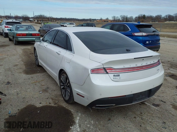 2019 Lincoln MKZ Hybrid Reserve II z VIN 3LN6L5MU1KR631351, wystawiony jako IAAI lot #41522333 z przebiegiem 82 839 mil mil oraz . Historia ofert i sprzedaży dostępna na DreamBid. Obrazek 3.