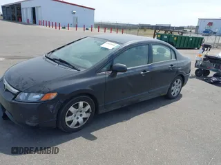 2006 Honda Civic LX z VIN 1HGFA16556L115508, wystawiony jako IAAI lot #42039986 z przebiegiem 222 308 mil mil oraz . Historia ofert i sprzedaży dostępna na DreamBid. Obrazek 2.