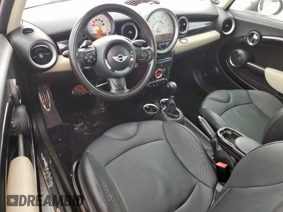 2011 MINI Hardtop S with VIN WMWSV3C53BTY15519, listed as a Copart auction lot 50960105 with 117,612 mi miles and Clean Title. Bid and sale history available at DreamBid. Image 8.