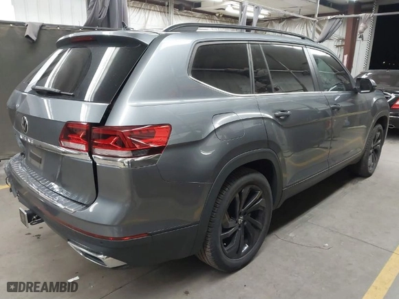 2023 Volkswagen Atlas 3.6L V6 SE w/Technology with VIN 1V2JR2CA2PC506401, listed as a IAAI auction lot 41805834 with 29,124 mi miles. Bid and sale history available at carsss.com. Image 4.