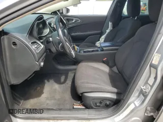 2015 Chrysler 200 Limited z VIN 1C3CCCAB0FN590786, wystawiony jako Copart lot #59507735 z przebiegiem 225 767 mil mil oraz Szkoda całkowita • Salvage title. Historia ofert i sprzedaży dostępna na DreamBid. Obrazek 7.