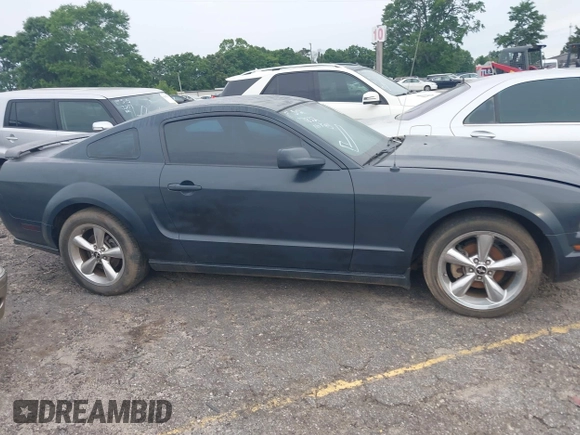 2007 Ford Mustang GT Deluxe with VIN 1ZVHT82H775355835, listed as a IAAI auction lot 42157832 with Not provided miles and . Bid and sale history available at DreamBid. Image 13.