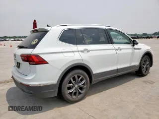 2024 Volkswagen Tiguan SE with VIN 3VVNB7AX5RM133921, listed as a Copart auction lot 58341925 with 7,865 mi miles and Salvage title. Bid and sale history available at DreamBid. Image 3.