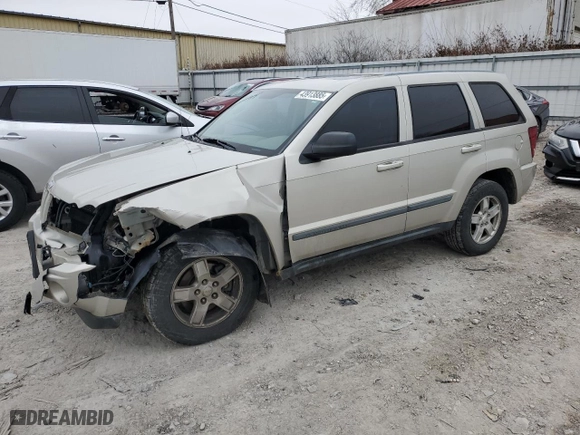2007 Jeep Grand Cherokee Laredo with VIN 1J8GR48K97C609350, listed as a Copart auction lot 43913885 with 195,125 mi miles and Salvage Title. Bid and sale history available at carsss.com. Image 1.