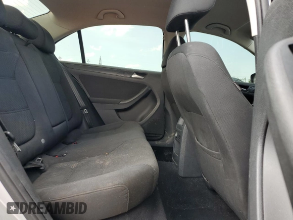 2012 Volkswagen Jetta Comfortline with VIN 3VWDL7AJ0CM375068, listed as a Copart auction lot 57349685 with 370,214 mi miles and Salvage title. Bid and sale history available at DreamBid. Image 10.