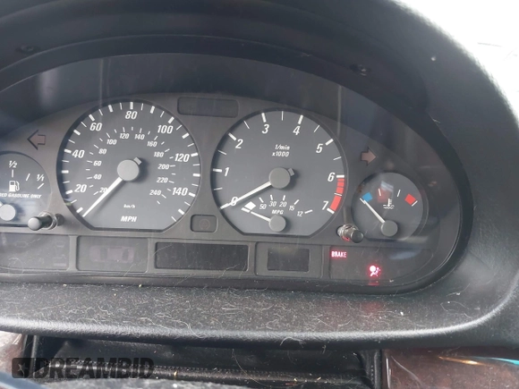 2001 BMW 3 Series 325Ci with VIN WBABN33401JW55892, listed as a IAAI auction lot 41751934 with 1 mi miles. Bid and sale history available at carsss.com. Image 7.