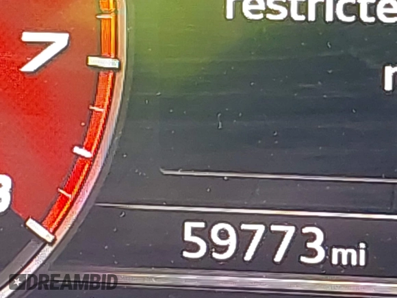 2018 Audi SQ5 Premium Plus z VIN WA1A4AFY6J2009085, wystawiony jako IAAI lot #42410933 z przebiegiem 59 773 mil mil oraz . Historia ofert i sprzedaży dostępna na DreamBid. Obrazek 16.
