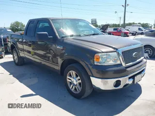 2007 Ford F-150 XL z VIN 1FTPX12V77KC87862, wystawiony jako IAAI lot #42080803 z przebiegiem 107 643 mil mil oraz . Historia ofert i sprzedaży dostępna na DreamBid. Obrazek 1.