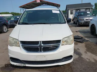 2011 Dodge Grand Caravan z VIN 2D4JN1AG3BR789019, wystawiony jako IAAI lot #42391737 z przebiegiem 128 136 mil mil oraz . Historia ofert i sprzedaży dostępna na DreamBid. Obrazek 12.
