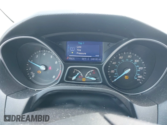 2013 Ford Focus SE z VIN 1FADP3F27DL227588, wystawiony jako IAAI lot #42210560 z przebiegiem 248 185 mil mil oraz . Historia ofert i sprzedaży dostępna na DreamBid. Obrazek 7.