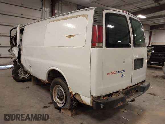 2002 Chevrolet Express Cargo with VIN 1GCHG35R421191281, listed as a IAAI auction lot 42207627 with 212,417 mi miles and . Bid and sale history available at DreamBid. Image 3.