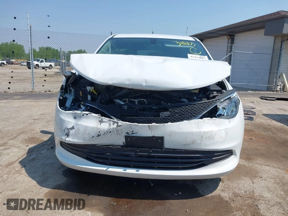2017 Chrysler Pacifica Touring with VIN 2C4RC1DG4HR533711, listed as a IAAI auction lot 42434805 with 141,859 mi miles and . Bid and sale history available at DreamBid. Image 12.