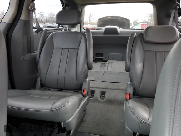 2007 Chrysler Town & Country LWB Touring with VIN 2A4GP54L47R272816, listed as a Copart auction lot 42602425 with 109,938 mi miles and Salvage Title. Bid and sale history available at carsss.com. Image 10.