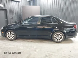 2010 Volkswagen Jetta SE z VIN 3VWRZ7AJ3AM157188, wystawiony jako IAAI lot #41816829 z przebiegiem 188 180 mil mil oraz . Historia ofert i sprzedaży dostępna na DreamBid. Obrazek 6.