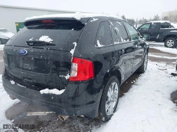 2012 Ford Edge SEL with VIN 2FMDK3JC1CBA80784, listed as a IAAI auction lot 41289886 with 211,268 mi miles. Bid and sale history available at carsss.com. Image 4.