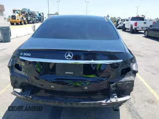 2017 Mercedes-Benz E 300 Luxury z VIN WDDZF4JB6HA116506, wystawiony jako IAAI lot #42316399 z przebiegiem 61 135 mil mil oraz . Historia ofert i sprzedaży dostępna na DreamBid. Obrazek 6.