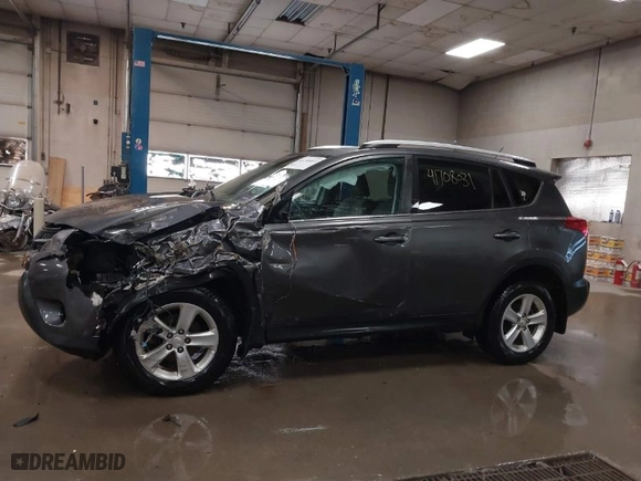 2014 Toyota RAV4 XLE with VIN 2T3RFREV0EW185541, listed as a IAAI auction lot 41708031 with 96,157 mi miles. Bid and sale history available at carsss.com. Image 14.