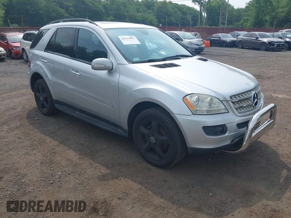 2008 Mercedes-Benz M 350 с VIN 4JGBB86E18A328811, выставлен на аукционе IAAI как лот 42511891 с пробегом 132 407 миль миль и . История ставок и продаж доступна на DreamBid. Изображение 1.