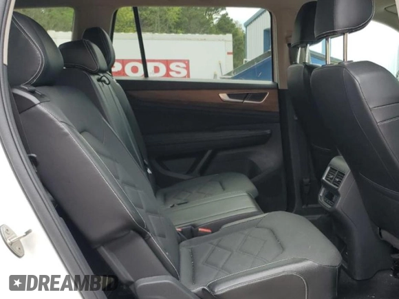 2024 Volkswagen Atlas SE with VIN 1V2DR2CA7RC579036, listed as a Copart auction lot 50594205 with 15,071 mi miles and Salvage title. Bid and sale history available at DreamBid. Image 12.