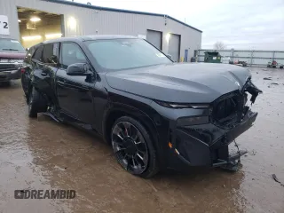 2023 BMW XM z VIN 5YM23CS05P9S12744, wystawiony jako Copart lot #43061175 z przebiegiem Nie podano mil oraz Szkoda całkowita • Salvage title. Historia ofert i sprzedaży dostępna na DreamBid. Obrazek 4.