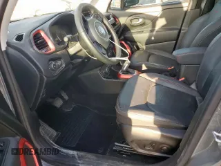2022 Jeep Renegade Trailhawk with VIN ZACNJDC19NPN63173, listed as a Copart auction lot 52778065 with 18,988 mi miles and Salvage Title. Bid and sale history available at DreamBid. Image 7.