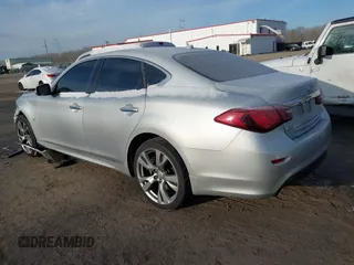 2015 Infiniti Q70 с VIN JN1BY1AR7FM561532, выставлен на аукционе IAAI как лот 41375898 с пробегом 130 565 миль миль и . История ставок и продаж доступна на DreamBid. Изображение 3.