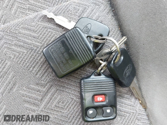 2000 Ford Explorer XLT z VIN 1FMZU63E9YZB43747, wystawiony jako IAAI lot #42676902 z przebiegiem 258 749 mil mil oraz . Historia ofert i sprzedaży dostępna na DreamBid. Obrazek 11.