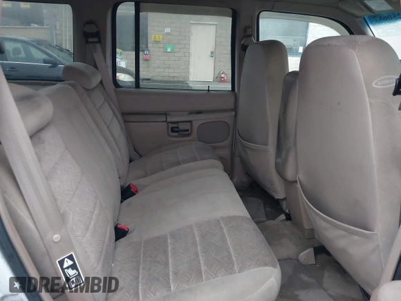 2000 Ford Explorer с VIN 1FMDU72X5YZA04203, выставлен на аукционе IAAI как лот 41250687 с пробегом 215 076 миль миль и . История ставок и продаж доступна на DreamBid. Изображение 8.