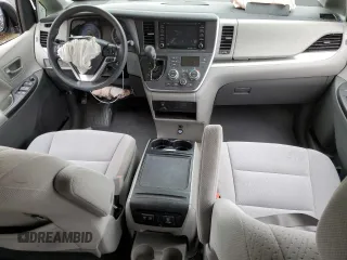 2020 Toyota Sienna LE Auto Access Seat with VIN 5TDKZ3DC7LS070827, listed as a Copart auction lot 45071994 with 101,563 mi miles and Salvage title. Bid and sale history available at DreamBid. Image 8.