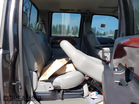 2005 Ford Super Duty F-250 XL with VIN 1FTSW21P05EC31103, listed as a IAAI auction lot 41966914 with 154,095 mi miles. Bid and sale history available at carsss.com. Image 8.