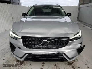 2025 Volvo XC60 Plus with VIN YV4M12RC6S1091793, listed as a Copart auction lot 89104405 with 2,281 mi miles and Clean Title. Bid and sale history available at carsss.com. Image 5.