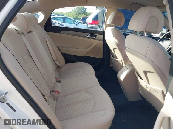 2015 Hyundai Sonata SE z VIN 5NPE24AF7FH020641, wystawiony jako IAAI lot #42368461 z przebiegiem 88 218 mil mil oraz . Historia ofert i sprzedaży dostępna na DreamBid. Obrazek 8.
