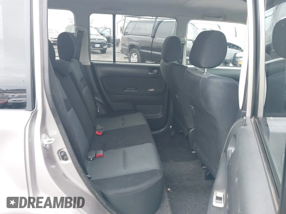 2006 Scion xB z VIN JTLKT324364065061, wystawiony jako IAAI lot #41558299 z przebiegiem 186 106 mil mil oraz . Historia ofert i sprzedaży dostępna na DreamBid. Obrazek 8.