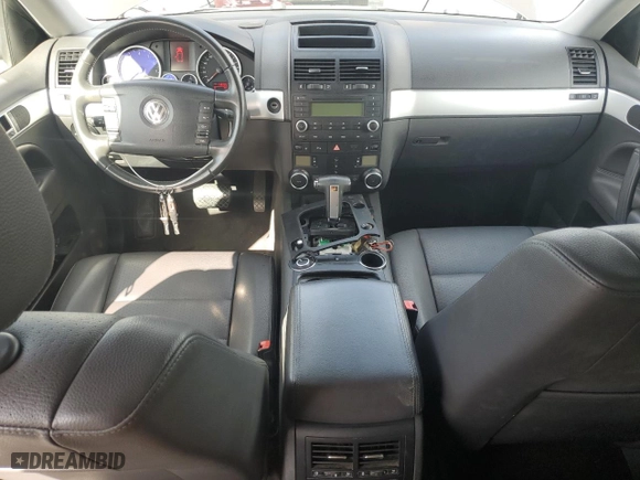 2009 Volkswagen Touareg 2 VR6 with VIN WVGBE77L49D023642, listed as a Copart auction lot 42244915 with NaN miles and Clean Title. Bid and sale history available at carsss.com. Image 8.