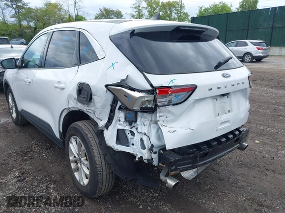 2021 Ford Escape SE Hybrid z VIN 1FMCU0BZ3MUB23654, wystawiony jako IAAI lot #42192918 z przebiegiem 43 579 mil mil oraz . Historia ofert i sprzedaży dostępna na DreamBid. Obrazek 6.