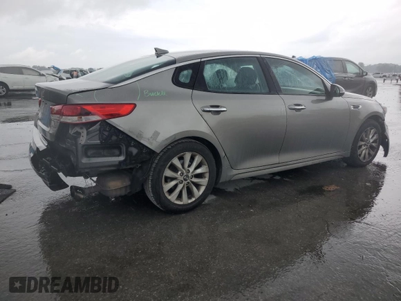 2017 Kia Optima LX z VIN 5XXGT4L35HG133558, wystawiony jako Copart lot #57454245 z przebiegiem 264 541 mil mil oraz Szkoda całkowita • Salvage title. Historia ofert i sprzedaży dostępna na DreamBid. Obrazek 3.