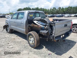 2017 Toyota Tacoma SR5 z VIN 3TMCZ5ANXHM109312, wystawiony jako IAAI lot #42126294 z przebiegiem 82 988 mil mil oraz . Historia ofert i sprzedaży dostępna na DreamBid. Obrazek 3.