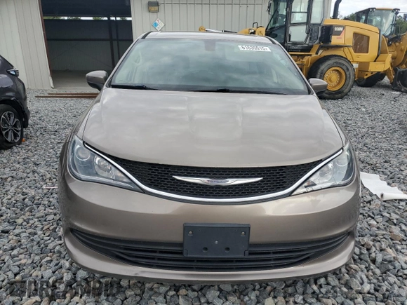 2017 Chrysler Pacifica Touring with VIN 2C4RC1DG7HR747382, listed as a Copart auction lot 61635915 with 188,495 mi miles and Salvage title. Bid and sale history available at DreamBid. Image 5.
