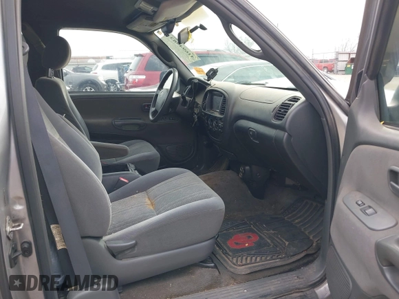 2006 Toyota Tundra SR5 with VIN 5TBRU34176S462165, listed as a IAAI auction lot 41694983 with 254,282 mi miles and . Bid and sale history available at DreamBid. Image 5.