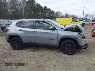 2017 Jeep Compass Latitude with VIN 3C4NJDBB2HT624891, listed as a IAAI auction lot 41538443 with 95,750 mi miles. Bid and sale history available at carsss.com. Image 13.