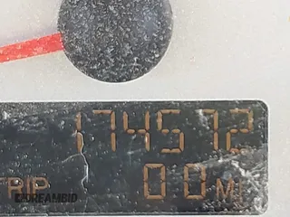 2004 Saturn ION ION 3 z VIN 1G8AL52F54Z101248, wystawiony jako IAAI lot #42052485 z przebiegiem 174 572 mil mil oraz . Historia ofert i sprzedaży dostępna na DreamBid. Obrazek 16.