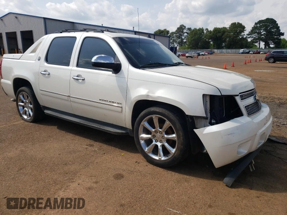 2013 Chevrolet Avalanche LTZ z VIN 3GNTKGE72DG115116, wystawiony jako Copart lot #54606845 z przebiegiem 239 460 mil mil oraz Czysty tytuł • Clean title. Historia ofert i sprzedaży dostępna na DreamBid. Obrazek 4.