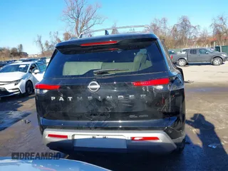 2023 Nissan Pathfinder SL z VIN 5N1DR3CCXPC231961, wystawiony jako IAAI lot #41375091 z przebiegiem 24 314 mil mil oraz . Historia ofert i sprzedaży dostępna na DreamBid. Obrazek 17.
