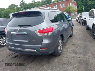 2015 Nissan Pathfinder S z VIN 5N1AR2MM3FC675623, wystawiony jako IAAI lot #42697236 z przebiegiem 99 686 mil mil oraz . Historia ofert i sprzedaży dostępna na DreamBid. Obrazek 4.