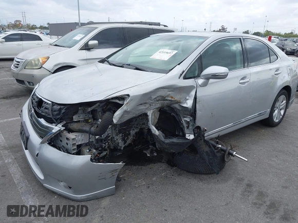 2010 Lexus HS 250h z VIN JTHBB1BA9A2017446, wystawiony jako IAAI lot #42119697 z przebiegiem 156 642 mil mil oraz . Historia ofert i sprzedaży dostępna na DreamBid. Obrazek 18.