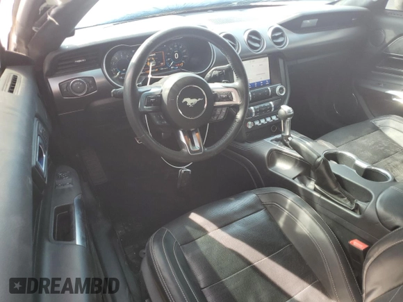 2021 Ford Mustang GT z VIN 1FA6P8CF6M5156224, wystawiony jako Copart lot #48539855 z przebiegiem 45 150 mil mil oraz Szkody całkowita. Historia ofert i sprzedaży dostępna na DreamBid. Obrazek 8.