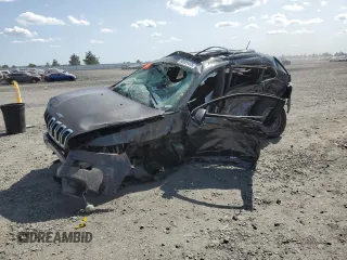 2015 Jeep Cherokee Latitude с VIN 1C4PJMCSXFW730004, выставлен на аукционе Copart как лот 60920465 с пробегом 96 974 миль миль и Списание • Salvage title. История ставок и продаж доступна на DreamBid. Изображение 1.